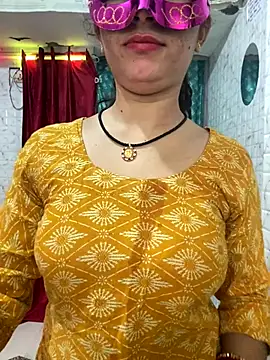 Snapshot of Red_Queen_11 chatting on December 15, 2025, 4:28 am Red Queen 11 online show from December 15, 2025, 4:28 am
