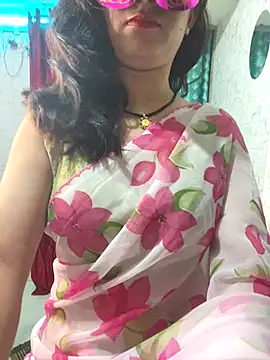 Snapshot of Red_Queen_11 chatting on December 15, 2025, 7:29 pm Red Queen 11 online show from December 15, 2025, 7:29 pm