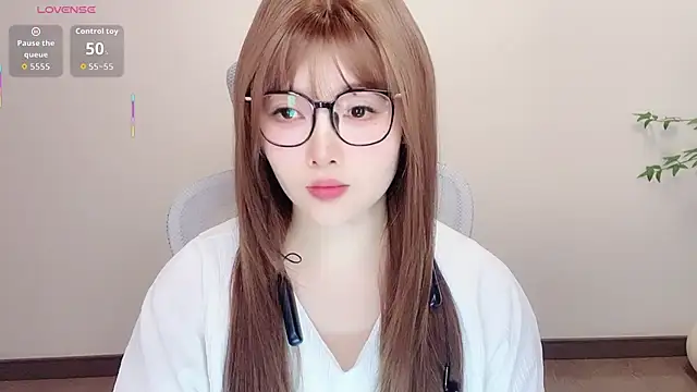 Insist6 online show from April 9, 2026, 12:10 pm