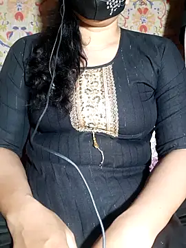 Snapshot of HotGirl23231 chatting on May 5, 2026, 6:38 pm HotGirl23231 online show from May 5, 2026, 6:38 pm