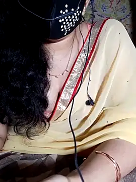 Snapshot of HotGirl23231 chatting on May 27, 2026, 7:00 pm HotGirl23231 online show from May 27, 2026, 7:00 pm