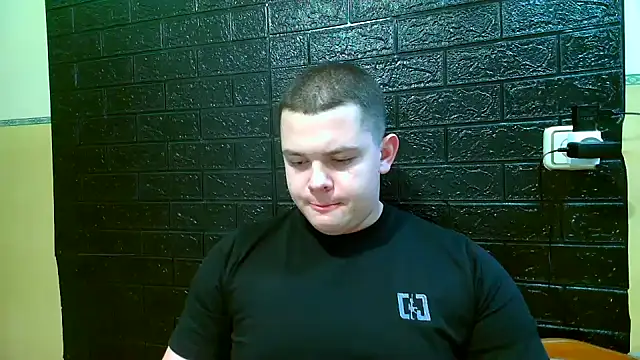 Snapshot of CuteButNaughty_ chatting on November 28, 2025, 7:38 pm CuteButNaughty online show from November 28, 2025, 7:38 pm