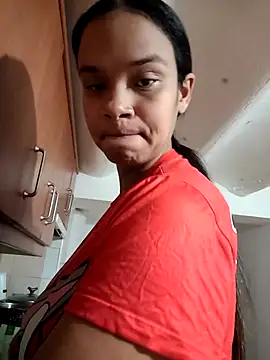 kyliecastell online show from November 11, 2025, 4:51 pm