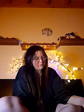 Persephone CH off online show from November 28, 2025, 11:07 pm