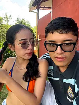 Snapshot of SAMANTHA_AND_PETER chatting on December 1, 2025, 8:25 pm SAMANTHA AND PETER online show from December 1, 2025, 8:25 pm