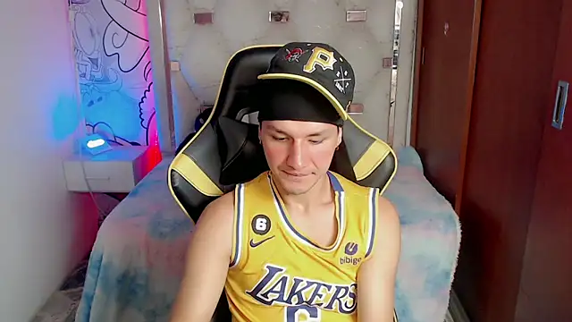 Snapshot of Lucifer_go chatting on November 12, 2025, 9:25 pm Lucifer go online show from November 12, 2025, 9:25 pm