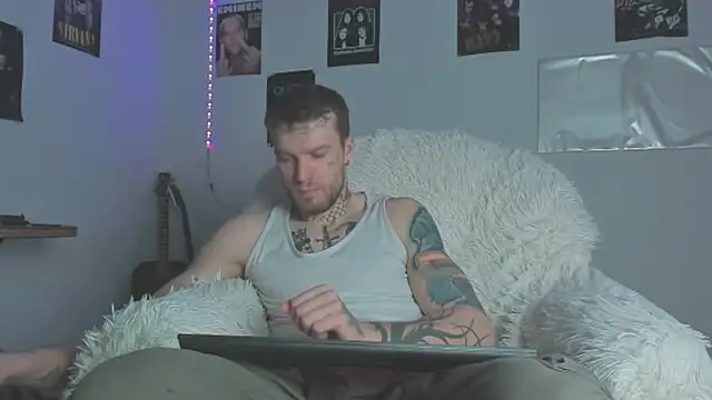 Huntall77 online show from March 28, 2026, 4:50 pm