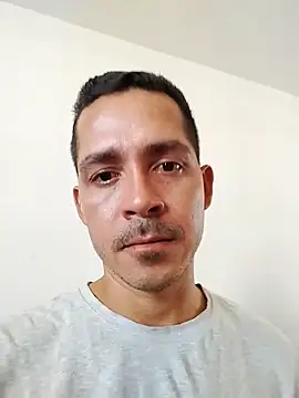 Snapshot of Damian-liam chatting on November 11, 2025, 4:51 pm Damian-liam online show from November 11, 2025, 4:51 pm