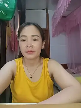 Feeling-hot online show from May 23, 2026, 2:17 am