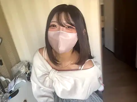 amu nyan cute online show from November 14, 2025, 4:11 am