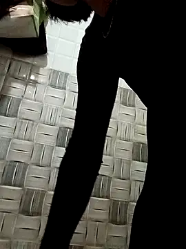 thuy-kieu online show from February 23, 2026, 9:23 pm