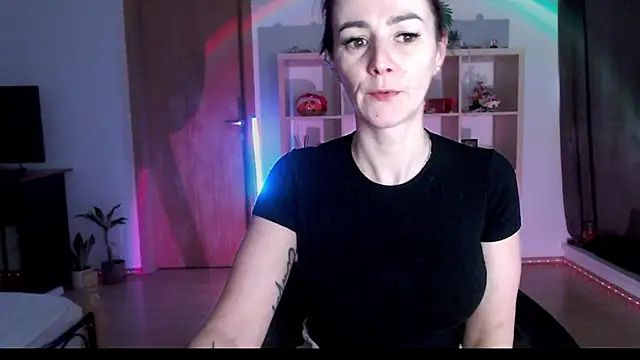 MissyDior8 online show from December 18, 2025, 7:58 am