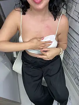 esmerbebek777 online show from January 6, 2026, 3:38 pm