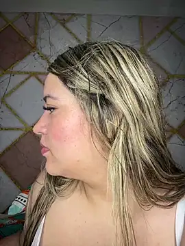 Amira Malia online show from January 16, 2026, 2:10 pm