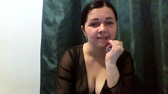 Vitalina282128 online show from March 3, 2026, 12:33 pm