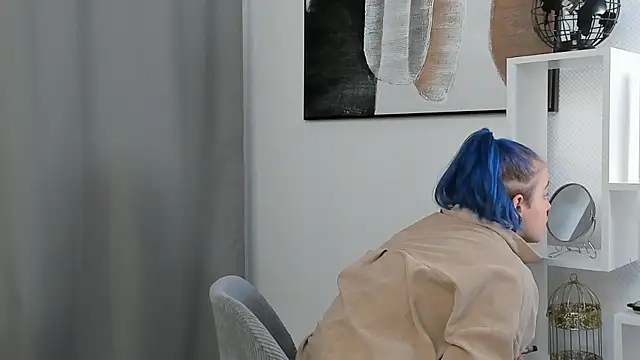 CaroleeSchlegel online show from November 11, 2025, 2:39 pm