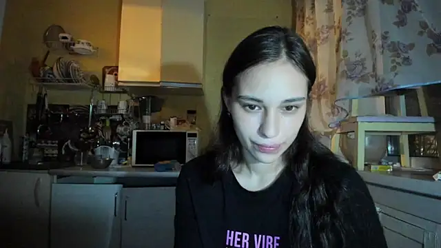 Snapshot of BrunetteVibe chatting on November 12, 2025, 3:34 pm BrunetteVibe online show from November 12, 2025, 3:34 pm