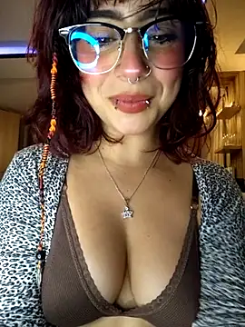 Snapshot of Sarah_Lark- chatting on May 12, 2026, 12:30 am Sarah Lark- online show from May 12, 2026, 12:30 am