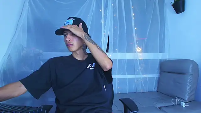 D3mon cock online show from November 30, 2025, 6:17 am