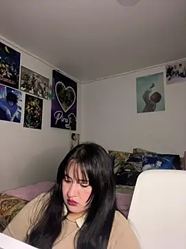 Snapshot of Just_danna chatting on July 2, 2026, 4:29 am Just danna online show from July 2, 2026, 4:29 am