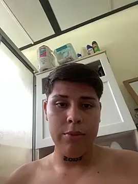 Snapshot of luisDi07 chatting on November 10, 2025, 7:35 pm luisDi07 online show from November 10, 2025, 7:35 pm