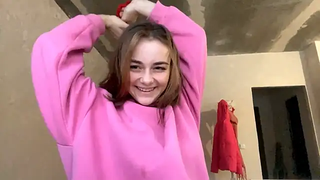 Snapshot of GeralynChiszar chatting on November 12, 2025, 6:14 am GeralynChiszar online show from November 12, 2025, 6:14 am