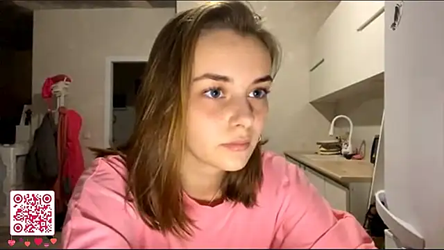 Snapshot of GeralynChiszar chatting on November 22, 2025, 8:08 pm GeralynChiszar online show from November 22, 2025, 8:08 pm