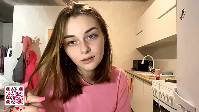 Snapshot of GeralynChiszar chatting on November 26, 2025, 8:21 pm GeralynChiszar online show from November 26, 2025, 8:21 pm