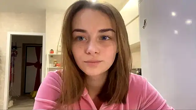 Snapshot of GeralynChiszar chatting on December 16, 2025, 6:40 am GeralynChiszar online show from December 16, 2025, 6:40 am