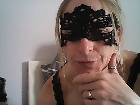 Snapshot of MelleEloa chatting on June 11, 2026, 1:20 pm MelleEloa online show from June 11, 2026, 1:20 pm