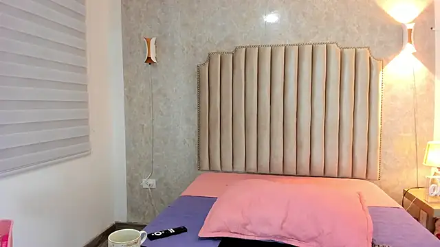 ArissDeLuna online show from February 15, 2026, 7:54 pm