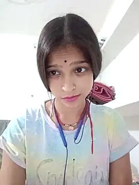 Snapshot of Mohnicute chatting on May 5, 2026, 11:02 pm Mohnicute online show from May 5, 2026, 11:02 pm