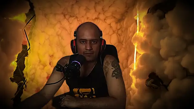 StripPMB online show from November 11, 2025, 3:56 pm