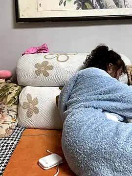 oo-shanshan online show from December 2, 2025, 10:09 am