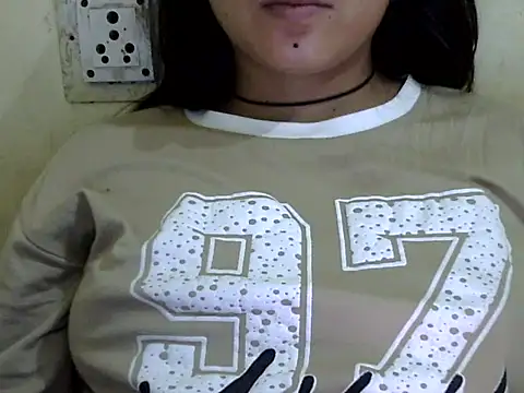 Anika Singh online show from April 19, 2026, 3:44 pm