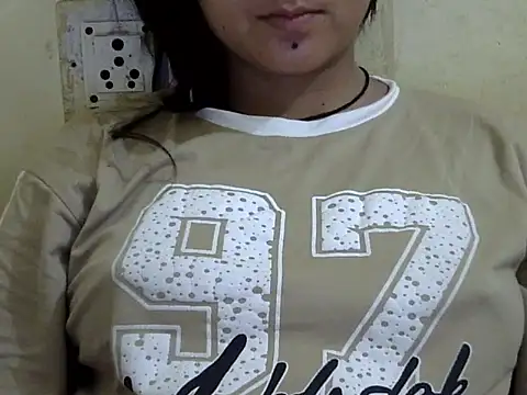Snapshot of Anika_Singh chatting on May 13, 2026, 4:10 am Anika Singh online show from May 13, 2026, 4:10 am