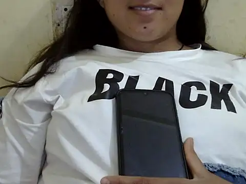 Snapshot of Anika_Singh chatting on May 13, 2026, 4:15 pm Anika Singh online show from May 13, 2026, 4:15 pm