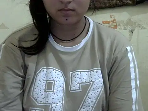 Snapshot of Anika_Singh chatting on May 25, 2026, 9:37 am Anika Singh online show from May 25, 2026, 9:37 am