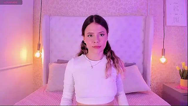 sienna bloo online show from November 30, 2025, 12:58 am