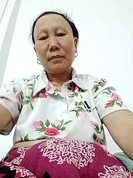 tomi-na online show from November 19, 2025, 7:19 am