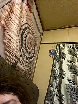 Snapshot of oxLILxMELOxo chatting on November 16, 2025, 7:19 pm oxLILxMELOxo online show from November 16, 2025, 7:19 pm