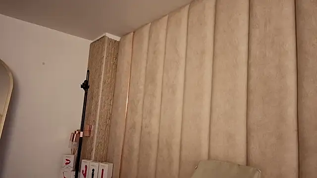 Iamnyxy online show from April 14, 2026, 11:38 am