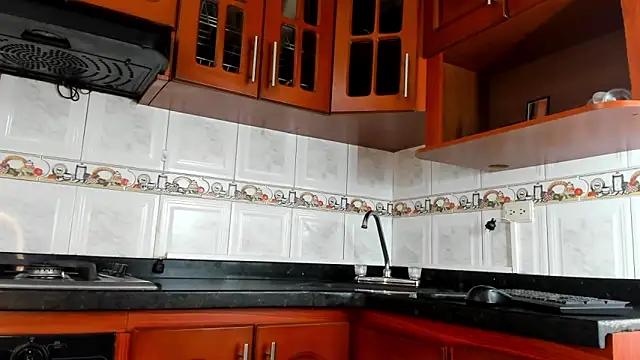 Lucy Vegas online show from February 26, 2026, 1:21 pm