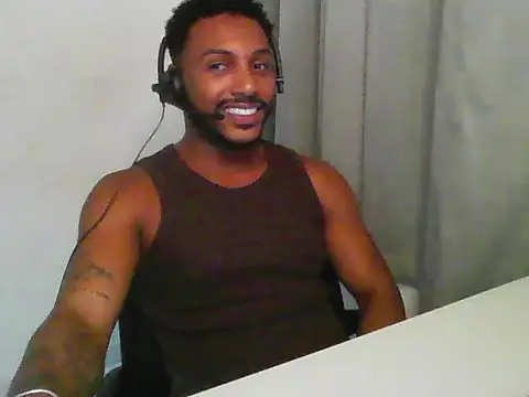 Snapshot of PutosRJ chatting on November 17, 2025, 12:38 am PutosRJ online show from November 17, 2025, 12:38 am