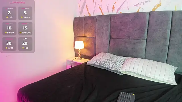 Snapshot of Atenea_Velle chatting on June 9, 2026, 3:40 am Atenea Velle online show from June 9, 2026, 3:40 am