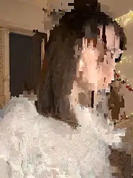 yoyogirlx online show from April 1, 2026, 1:52 pm