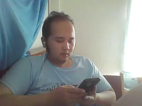 linhlinhthan online show from November 27, 2025, 6:37 am