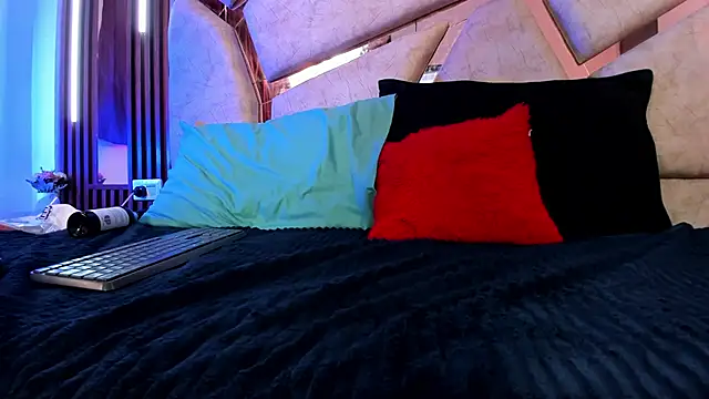  paula 69 online show from March 9, 2026, 7:40 pm