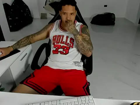 master leather online show from April 8, 2026, 3:28 am