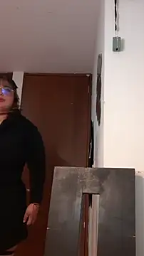 Snapshot of YiniBelle chatting on March 16, 2026, 3:23 am YiniBelle online show from March 16, 2026, 3:23 am